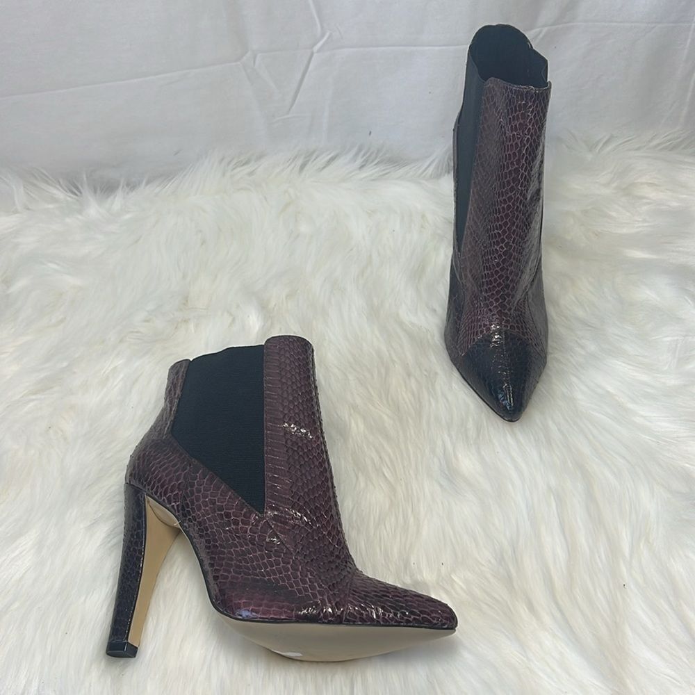 Ava & Aiden Purple/Black Snake High Heeled‎ Booties Sz 8.5
